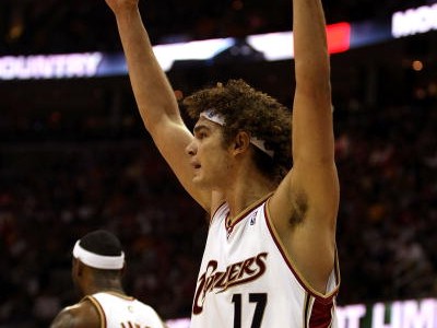 包含克里夫兰骑士发布备战花絮，国际比赛日战术微调，荷甲任务艰巨，控场能力受关注的词条-九游下载安装